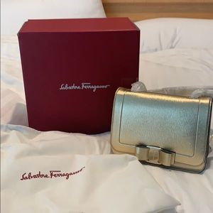Ferragamo gold Vara Bow shoulder bag/crossbody